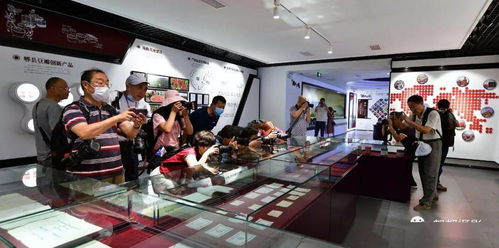 協(xié)會(huì)資訊丨郫都攝影家赴郫縣豆瓣廠開展非物質(zhì)文化遺產(chǎn)主題采風(fēng)創(chuàng)作活動(dòng)